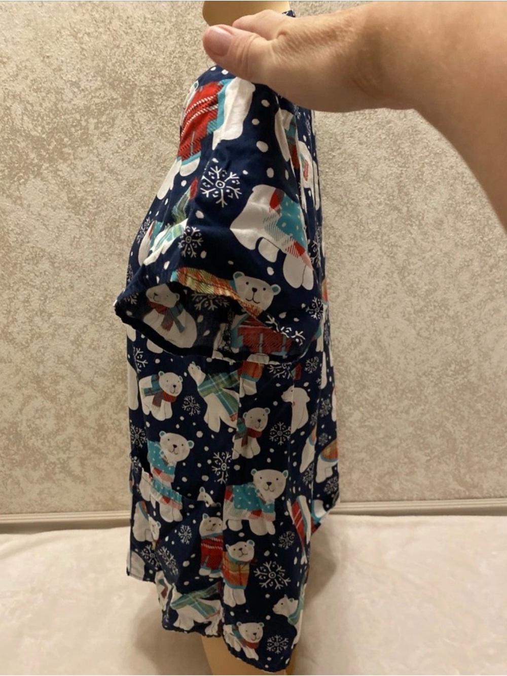 Women’s Navy Polar Bear Winter Print V-Neck Scrub Top - Picture 7 of 15